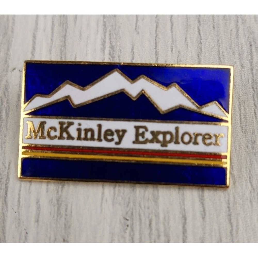 McKinley Explorer Lapel Pin Unisex OS‎ Blue Gold Mountain Souvenir Enamel Pin